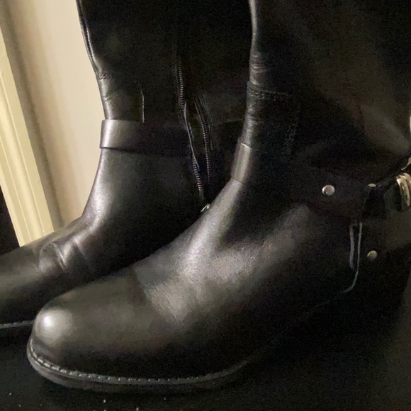 Beautiful  Franco Sarto Leather Boots Carlota with Silver Wide Calf NWOT - Picture 6 of 11